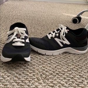 Navy blue women’s size 6.5 new balance sneakers